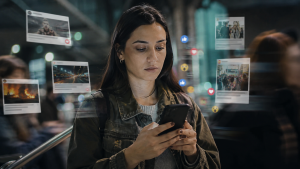 Cómo cambió el consumo de información entre jóvenes y adultos